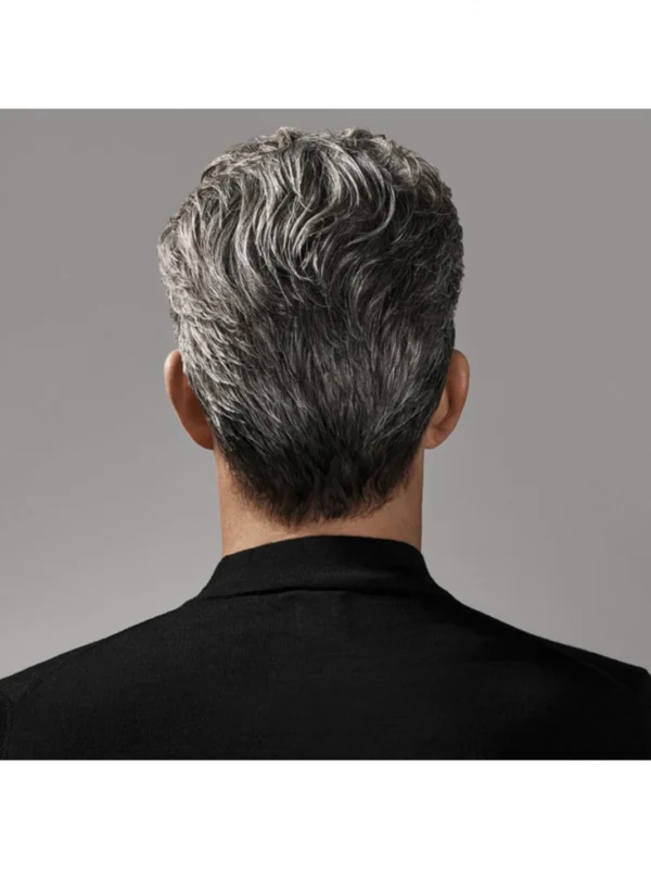 Definición y control en cabello canoso peinado con Oribe Rough Luxury Soft Molding Paste