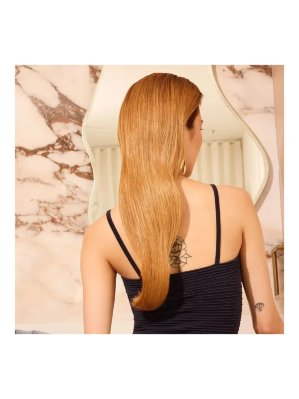Cabello rubio liso y sedoso como resultado del uso de Supershine Hydrating Shampoo y Conditioner.