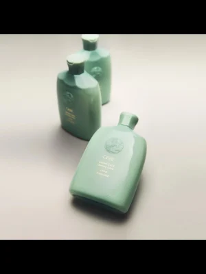 detalle botellas Oribe Eternal Curls Cleansing Crème crema limpiadora hidratante para cabello rizado