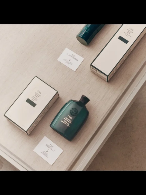 Oribe Eternal Curls Moisturizing Shampoo con caja producto champú hidratante profesional