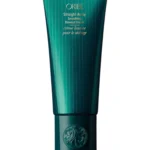 Envase frontal de Oribe Straight Away Smoothing Blowout Cream de 150 ml, crema alisadora con protección térmica