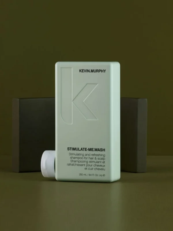 Kevin Murphy STIMULATE ME WASH champú estimulante profesional en imagen lifestyle