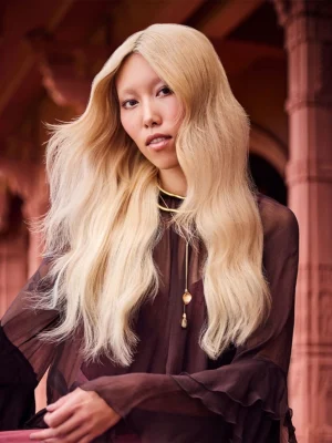 Cabello suave y brillante tras tratamiento con Kevin Murphy YOUNG AGAIN MASQUE