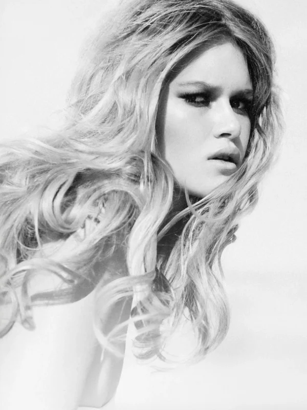 Resultado con Kevin Murphy HAIR RESORT SPRAY con textura natural efecto playa