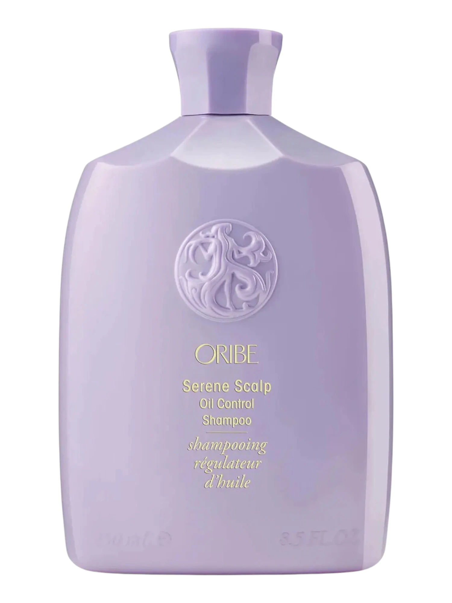 Fotografía de producto del envase lila de Oribe Serene Scalp Oil Control Shampoo de 250 ml sobre fondo blanco