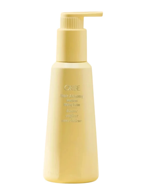 Bálsamo de peinado sin calor Hair Alchemy de Oribe en envase original sobre fondo claro