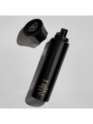 Detalle del dispensador del Oribe Royal Blowout Heat Styling Spray 175 ml