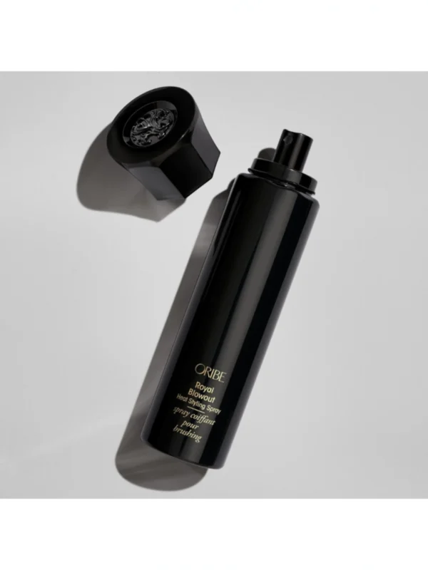 Detalle del dispensador del Oribe Royal Blowout Heat Styling Spray 175 ml