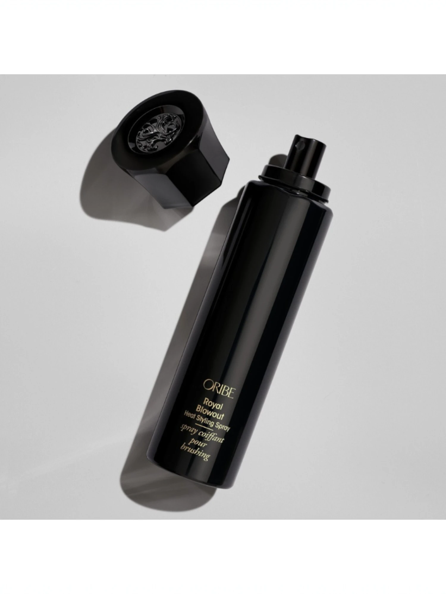 Detalle del dispensador del Oribe Royal Blowout Heat Styling Spray 175 ml