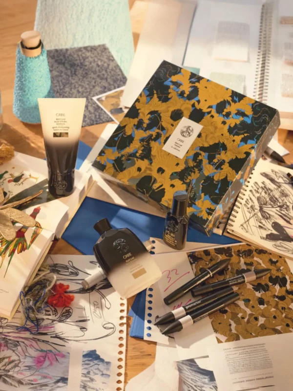 Oribe Gold Lust Ritual Set en escena lifestyle creativa y artística