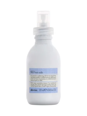 Envase frontal de Davines SU Milk de 135 ml, leche acondicionadora protectora para cabello expuesto al sol