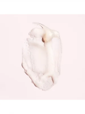 Detalle de la textura gel sedosa y transparente del champú anticaspa Serene Scalp de Oribe