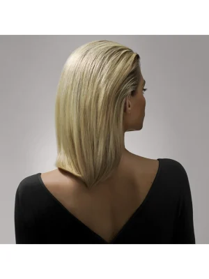 Cabello pulido y suave con Oribe Crème For Style acabado natural sin encrespamiento