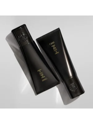 Oribe Crème For Style junto a productos de styling acabado profesional en salón