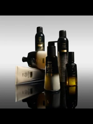 Oribe Gold Lust Restorative Night Crème junto a la gama Gold Lust tratamiento capilar premium