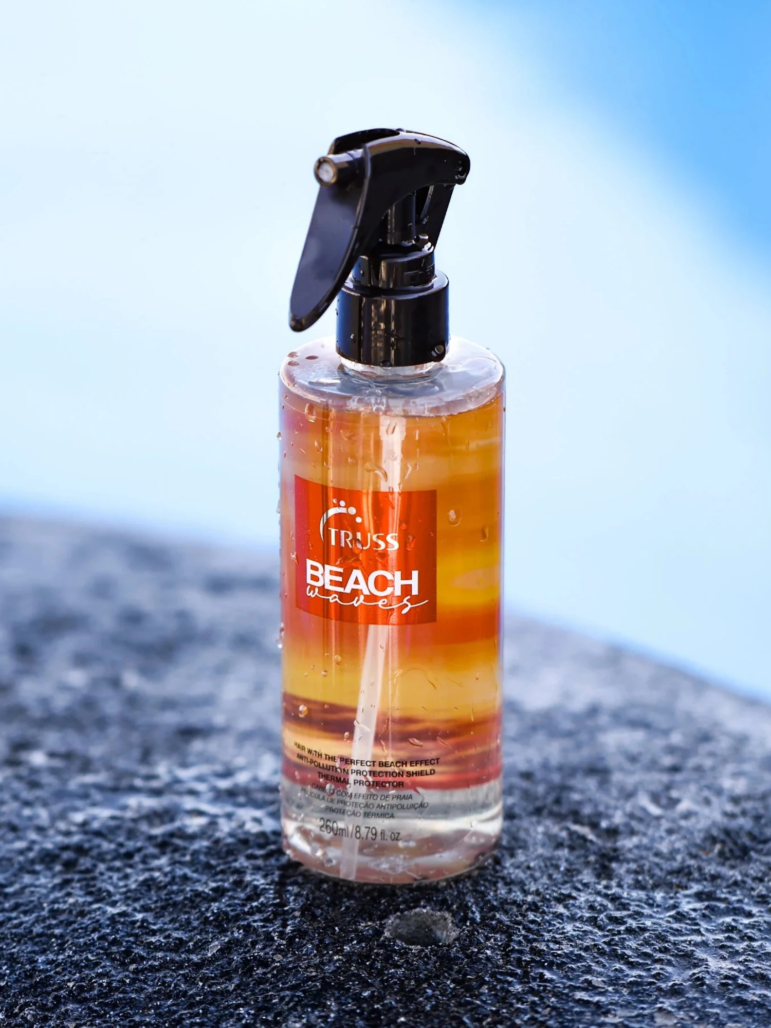 Truss Beach Waves spray texturizador en entorno de playa