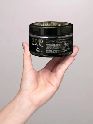 Aplicación de Truss Blond Mascarilla 180 g tratamiento matizador para mantenimiento del rubio