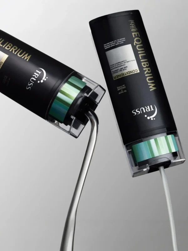 Textura de Truss Equilibrium Conditioner mostrando hidratación ligera sin apelmazar