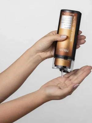 Aplicación de Truss Nutri Infusion Shampoo textura del champú nutritivo hidratante