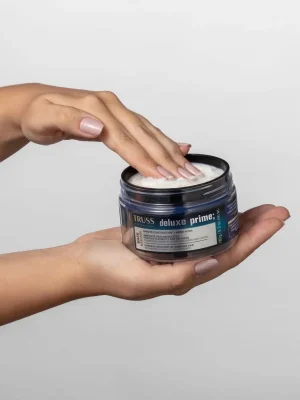 Aplicacion de Truss Deluxe Prime Mask textura cremosa tratamiento reparador profundo cabello dañado
